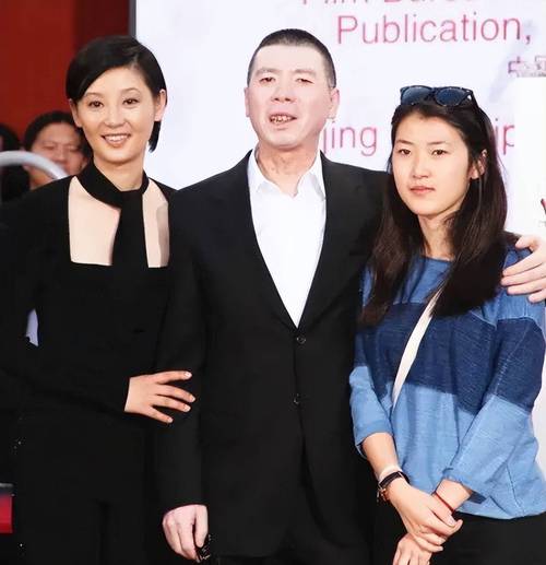 2025最新免费资料大全和冯小刚养女高中毕业与冯小刚收养的女儿