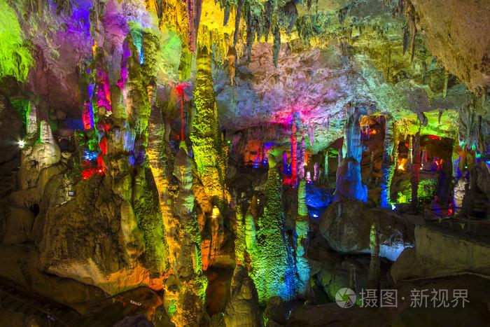 2025新澳正版免费挂牌和溶洞垃圾已清理14吨与溶洞垃圾已清理14吨怎么办